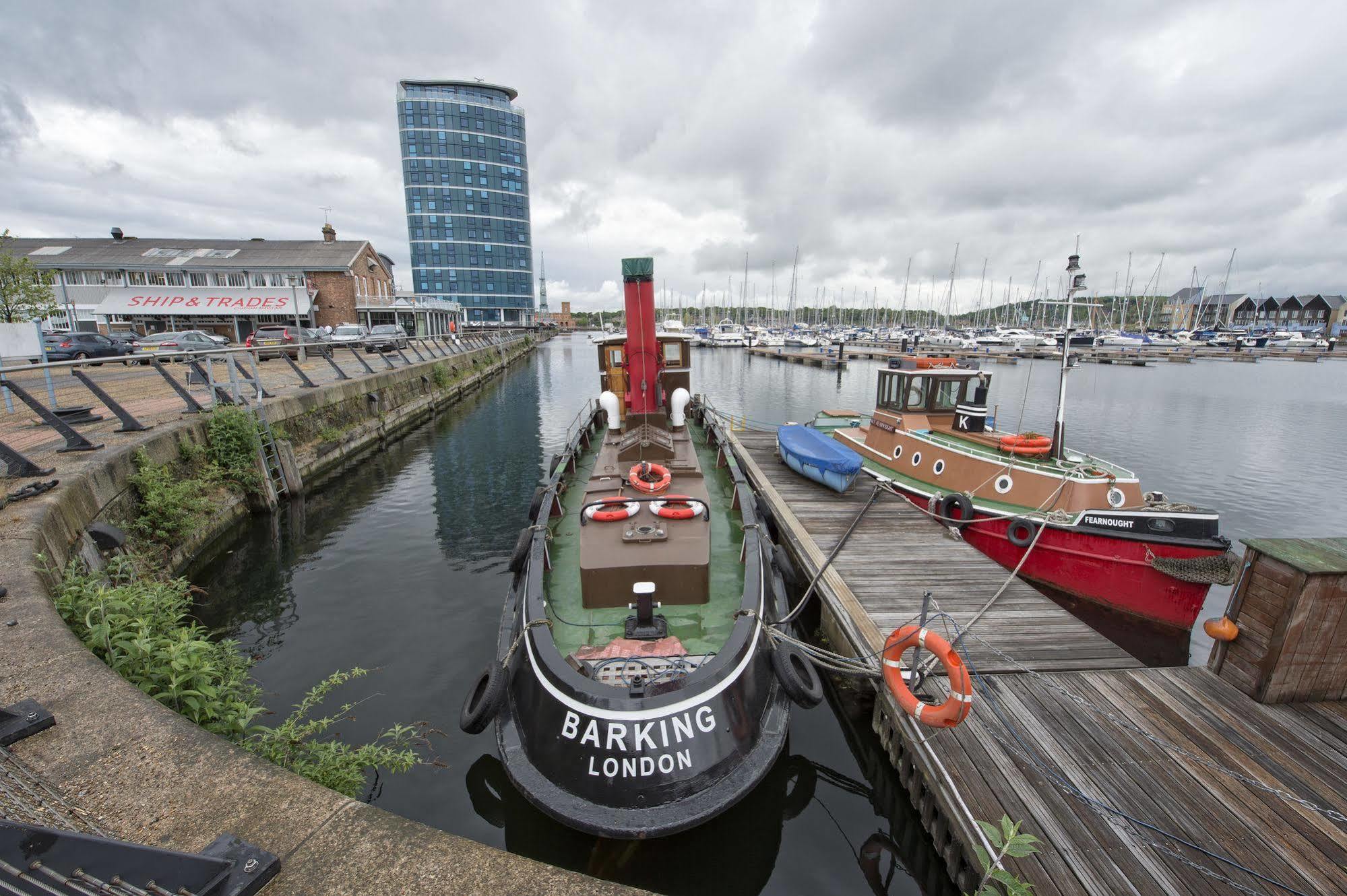 The Ship & Trades Hotel Chatham  Esterno foto